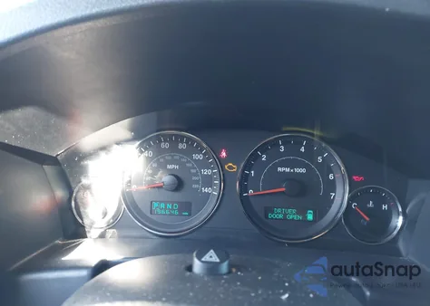 2006 Jeep Commander from USA, damaged, VIN 1J8HG48N96C188247